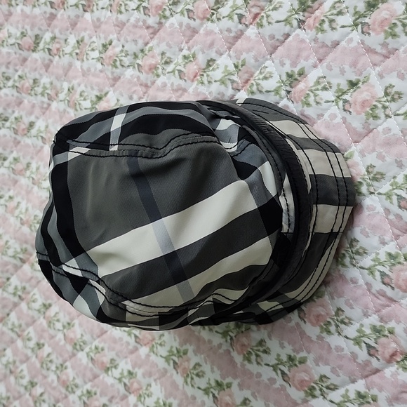 Burberry London plaid check nylon patent buckle accent hat M - Picture 7 of 7